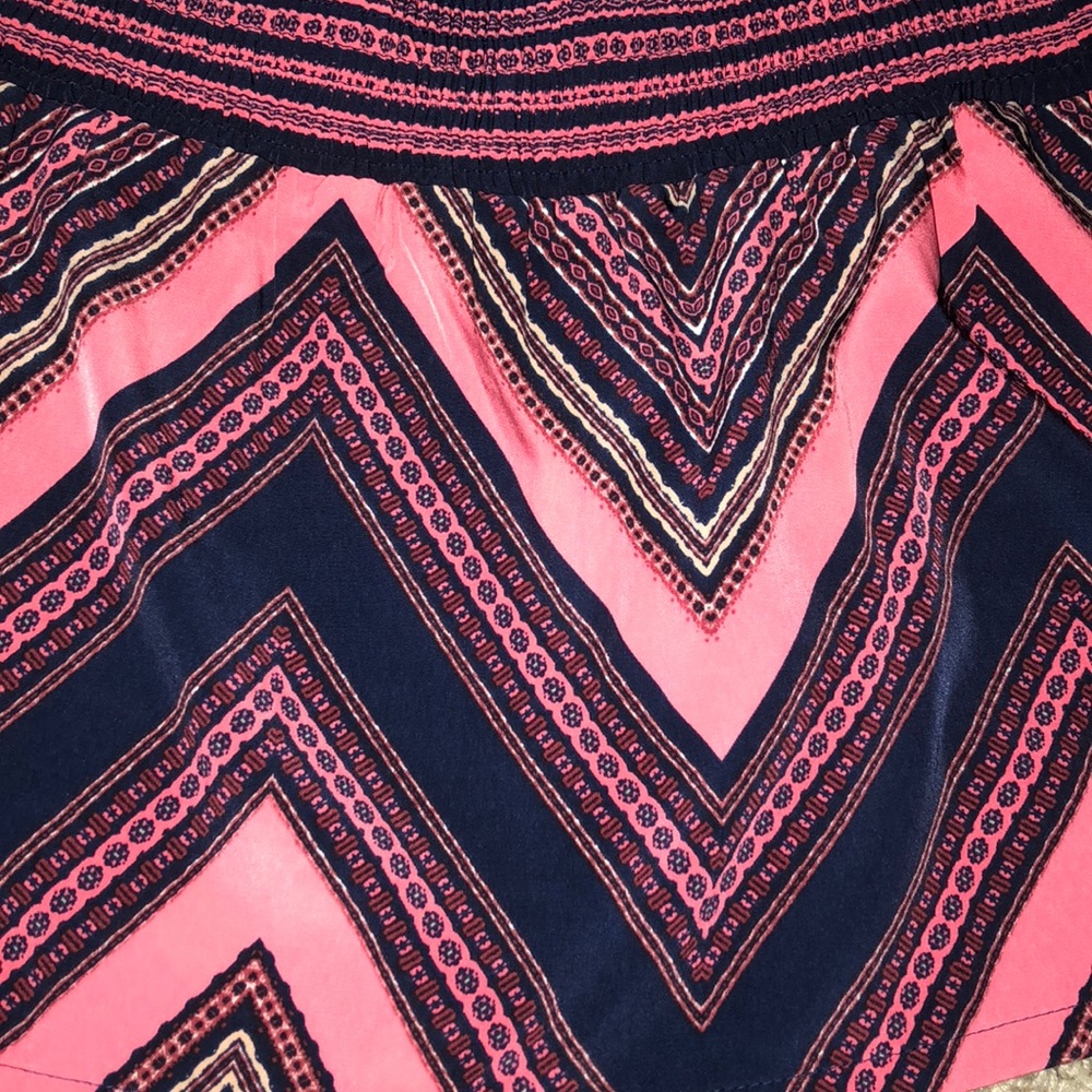 Express patterned skirt. - Picture 3 of 3